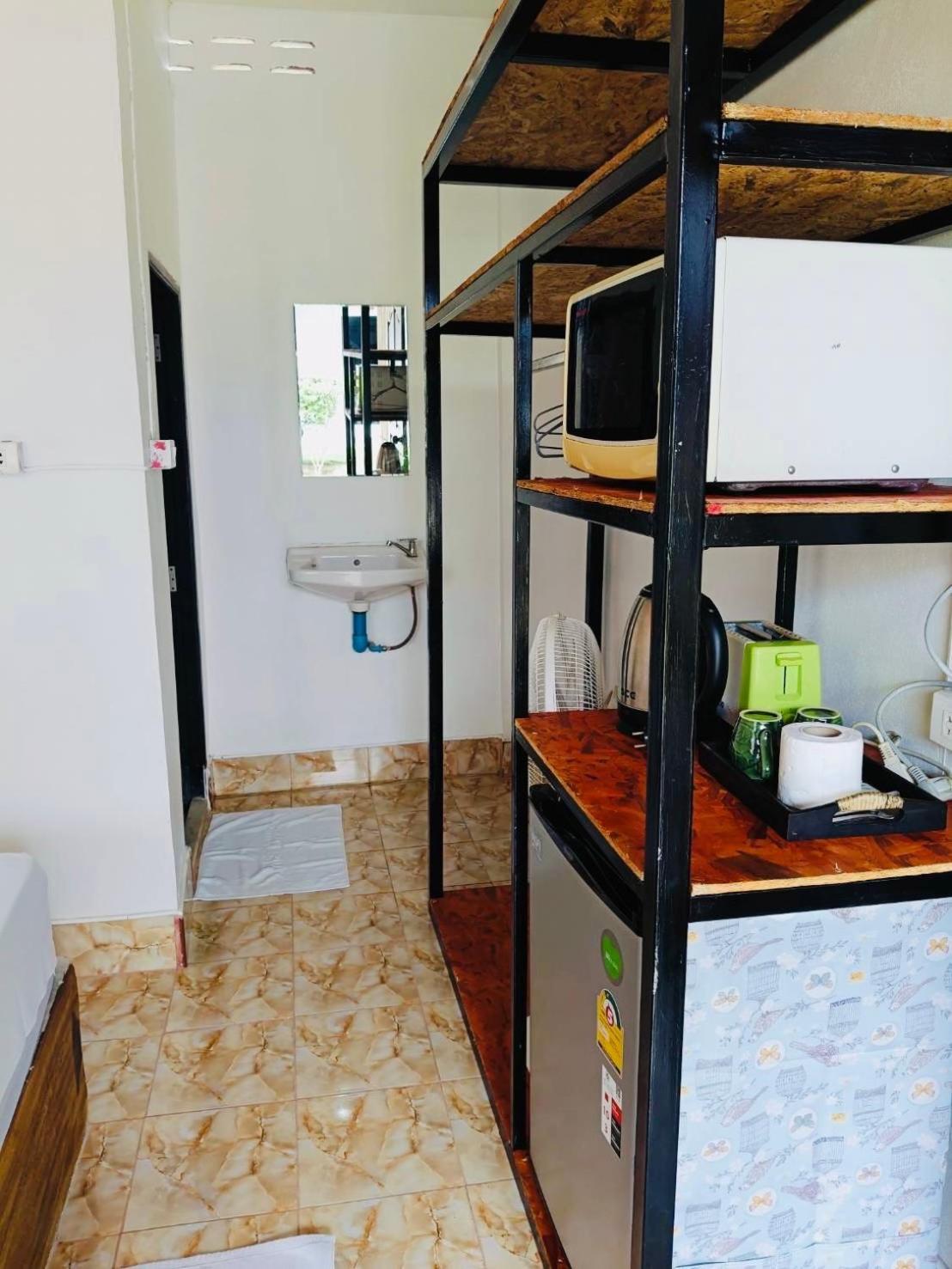 Baan Phuwamin Hotel Koh Lanta Room photo